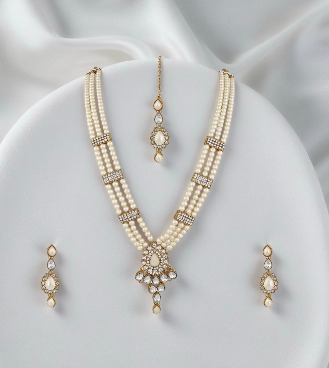 Ethnic Gold Plated White Kundan Necklace Earring & Maangtikka - Citarr