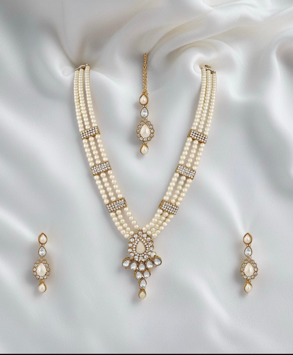 Ethnic Gold Plated White Kundan Necklace Earring & Maangtikka - Citarr